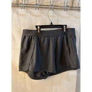 The North Face shorts small gray